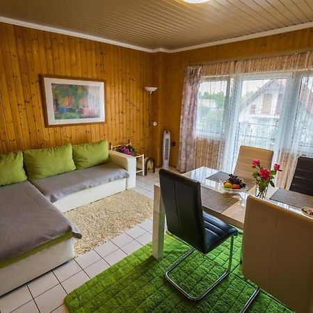 Joli Guesthouse Ordacsehi Eksteriør bilde