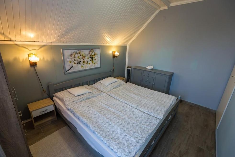 Joli Guesthouse Ordacsehi Eksteriør bilde