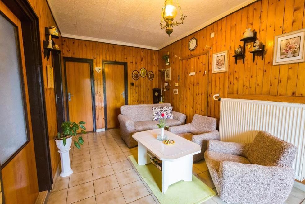 Joli Guesthouse Ordacsehi Eksteriør bilde