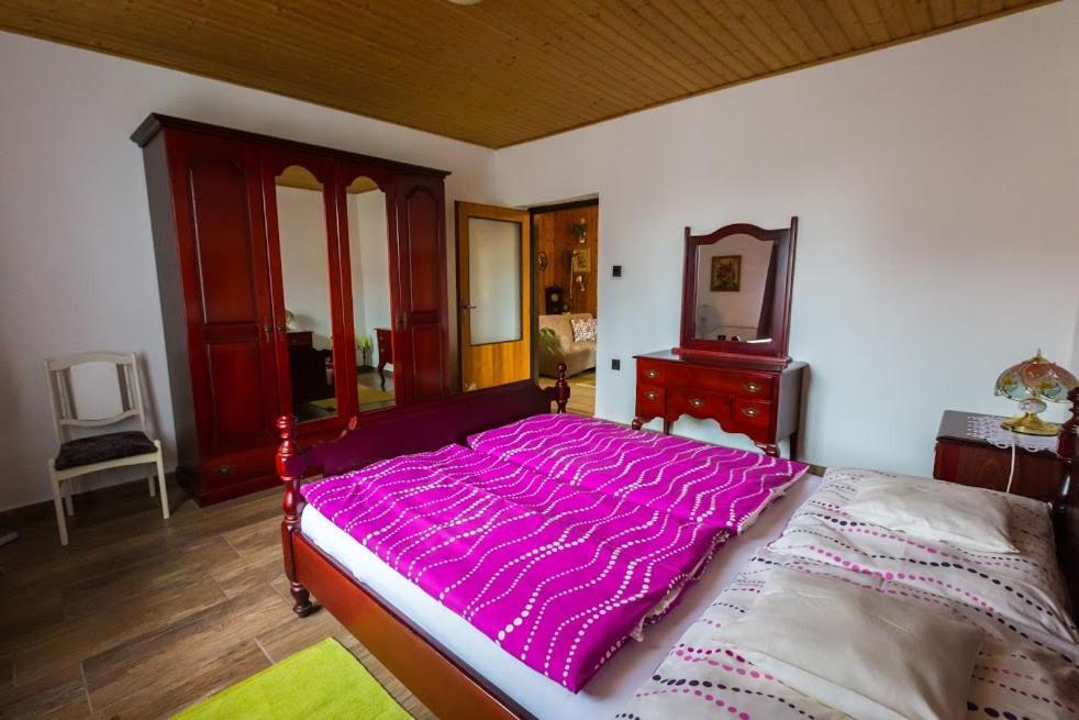 Joli Guesthouse Ordacsehi Eksteriør bilde