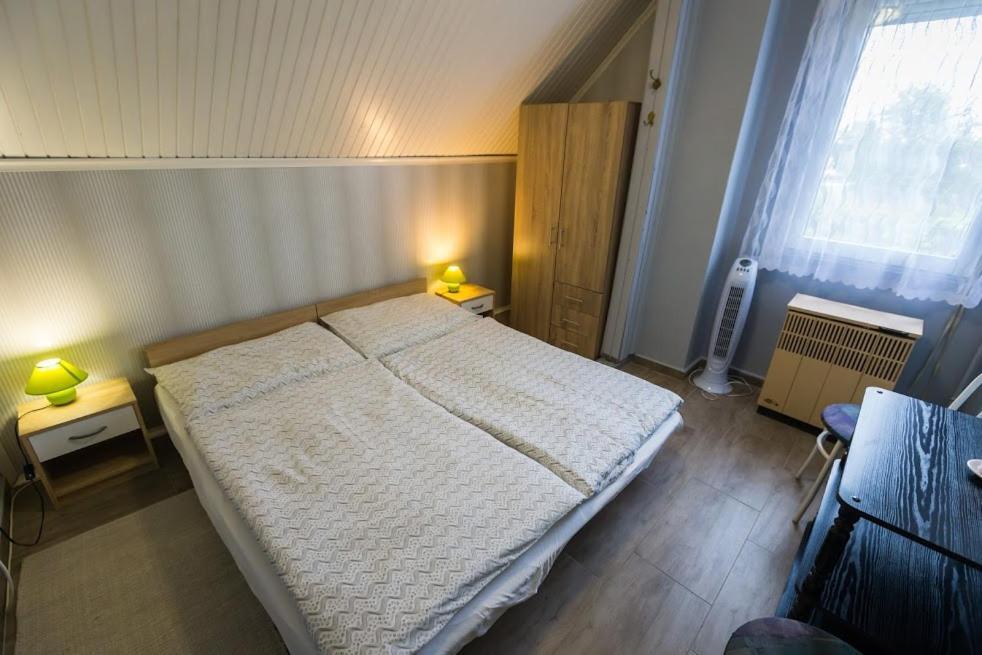 Joli Guesthouse Ordacsehi Eksteriør bilde